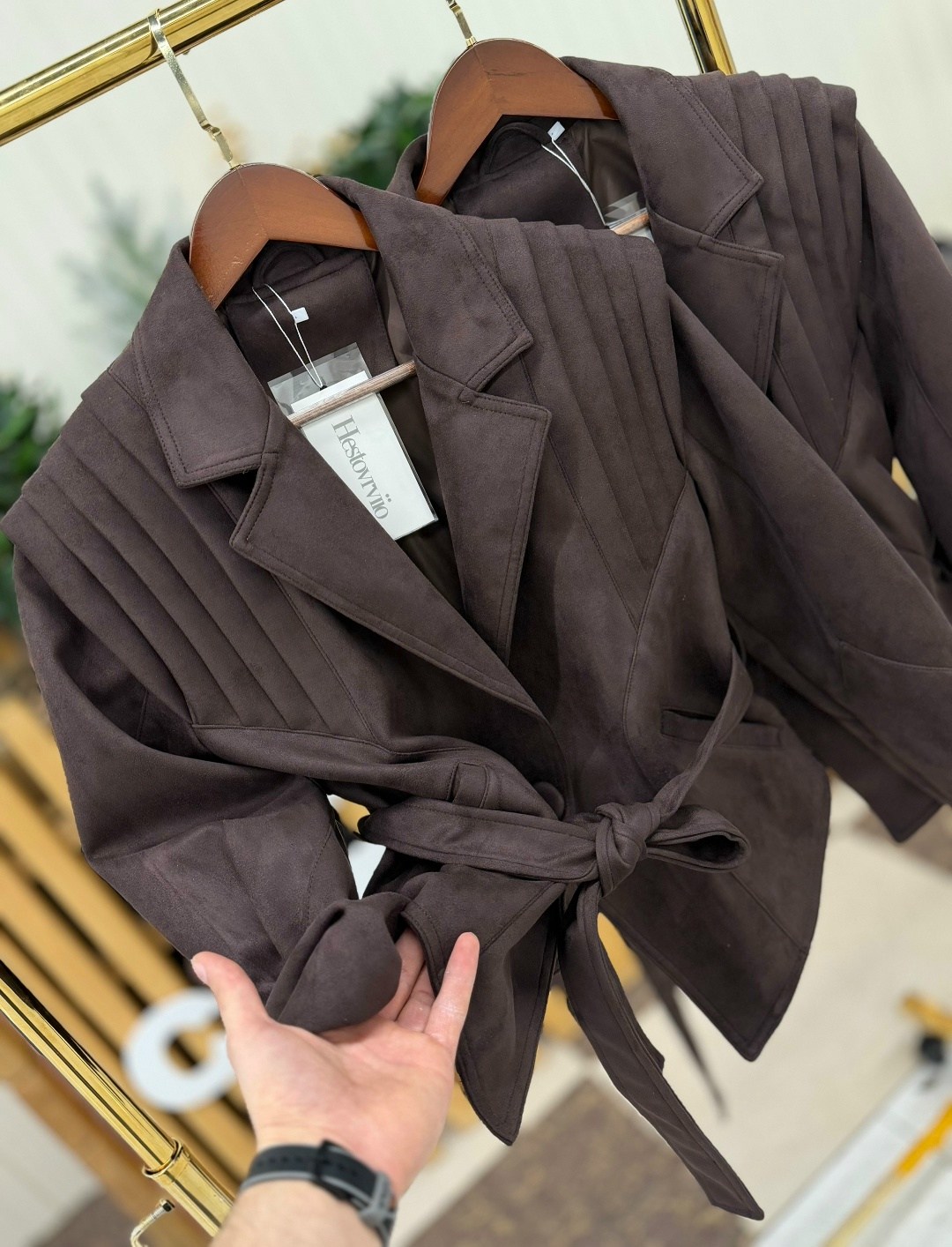 замшевая куртка,пиджак,коричневый костюм,женский пиджак