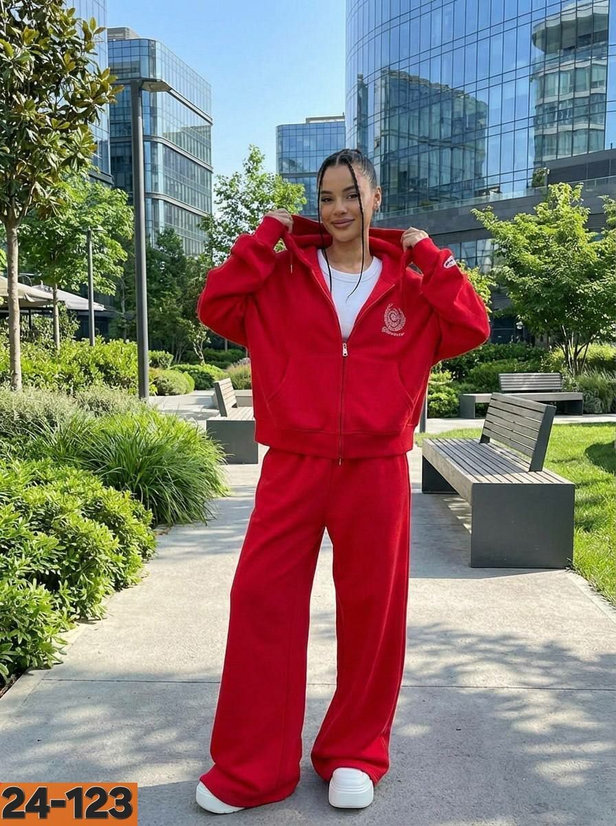 loro piana женский красный костюм,костюм спортивный женский,спортивный костюм,красный женский костюм,спортивный женский костюм красный