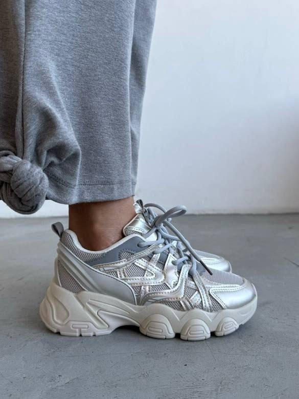 женские кроссовки,массивные кроссовки,кроссовки с массивной подошвой,модные кроссовки,кроссовки большие