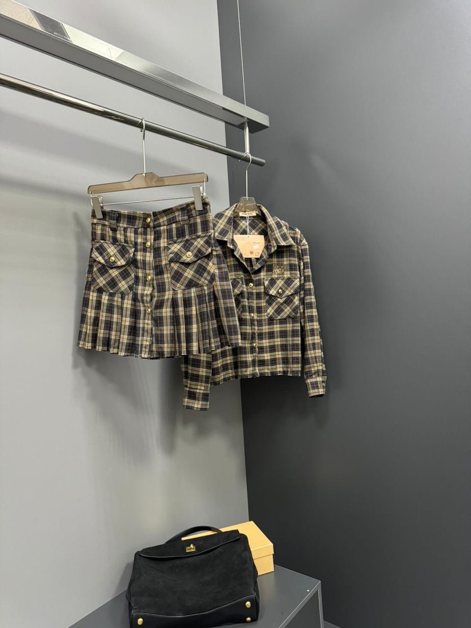 юбочный костюм в клетку,костюм в клетку,костюм с юбкой и рубашкой,костюм женский в клетку,костюм в клетку с юбкой