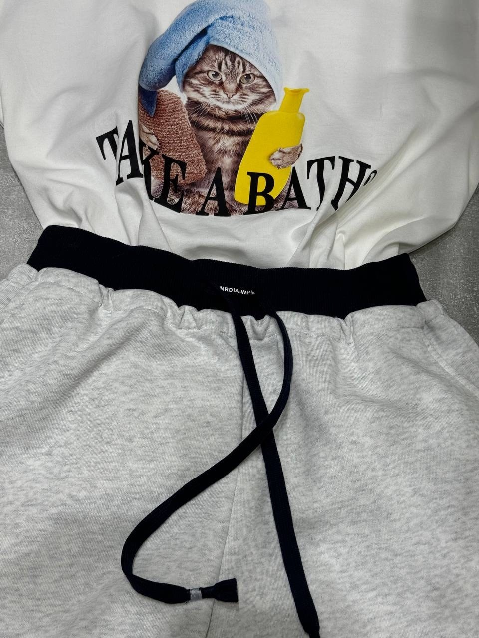 брюки модные,спортивные брюки,повседневные брюки,брюки стильные,повседневные шорты