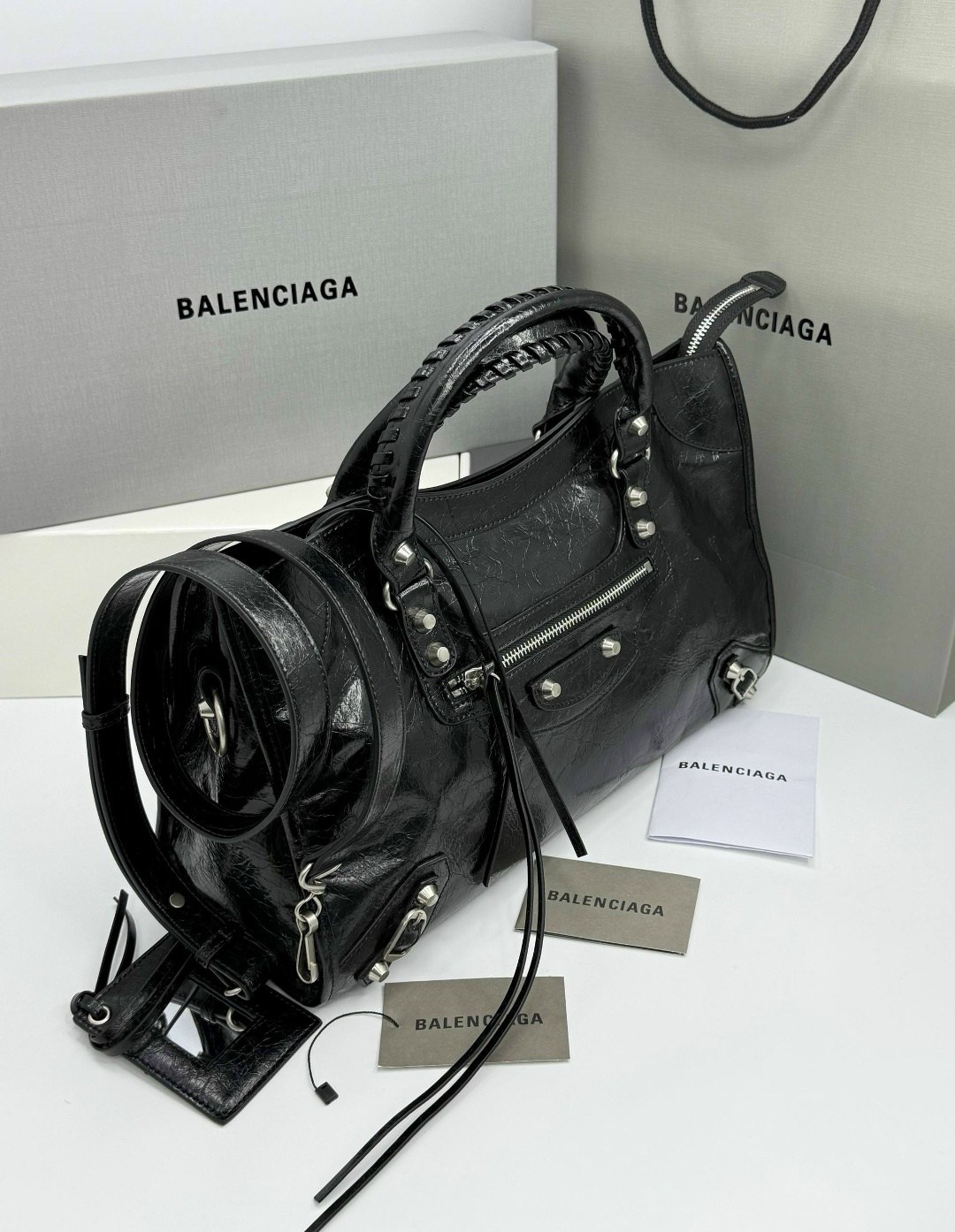 balenciaga balenciaga,женская сумка balenciaga classic черная,сумка balenciaga neo classic черный,сумка balenciaga,сумка balenciaga с зеркальцем большая
