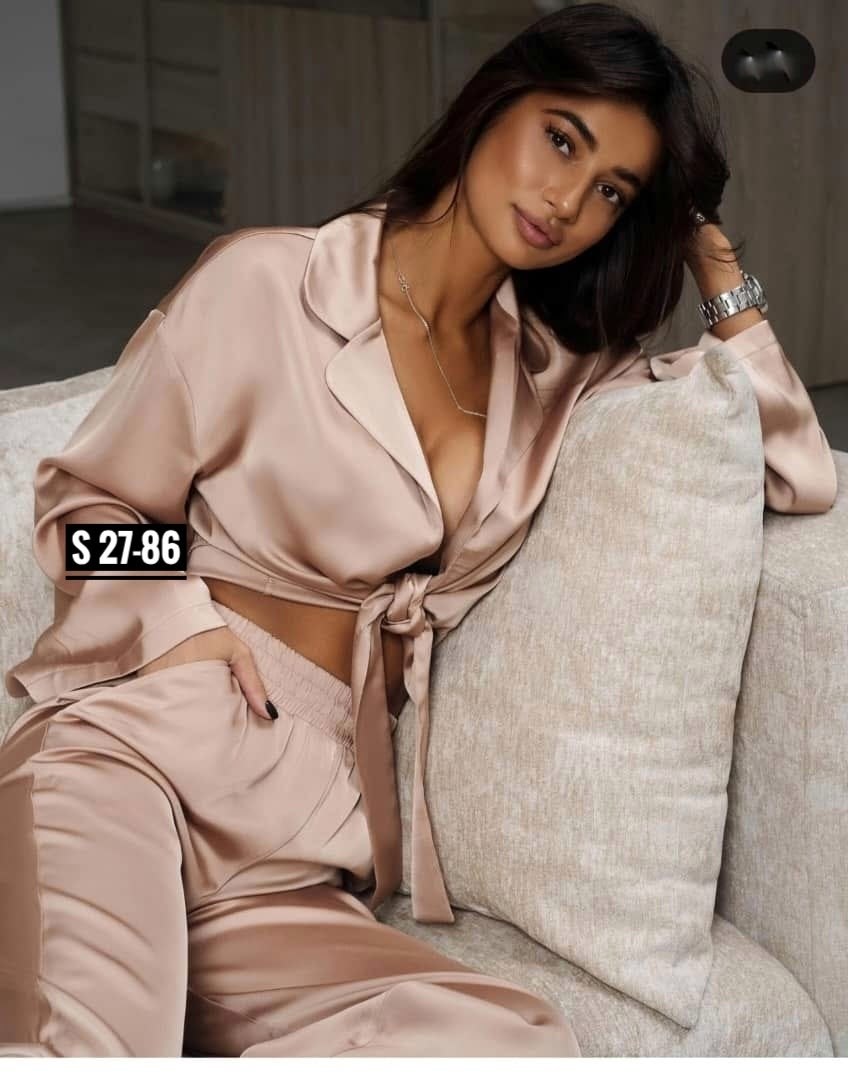 костюм шелковый женский в пижамном стиле,шелковый костюм в пижамном стиле,костюм в пижамном стиле,костюм в пижамном стиле из премиального шелка черный,атласный костюм