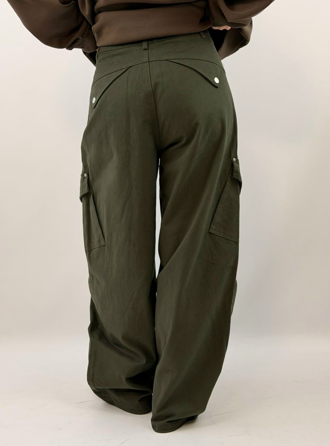 широкие брюки карго,брюки с карманами,брюках карго,брюки карго с карманами,брюки широкие