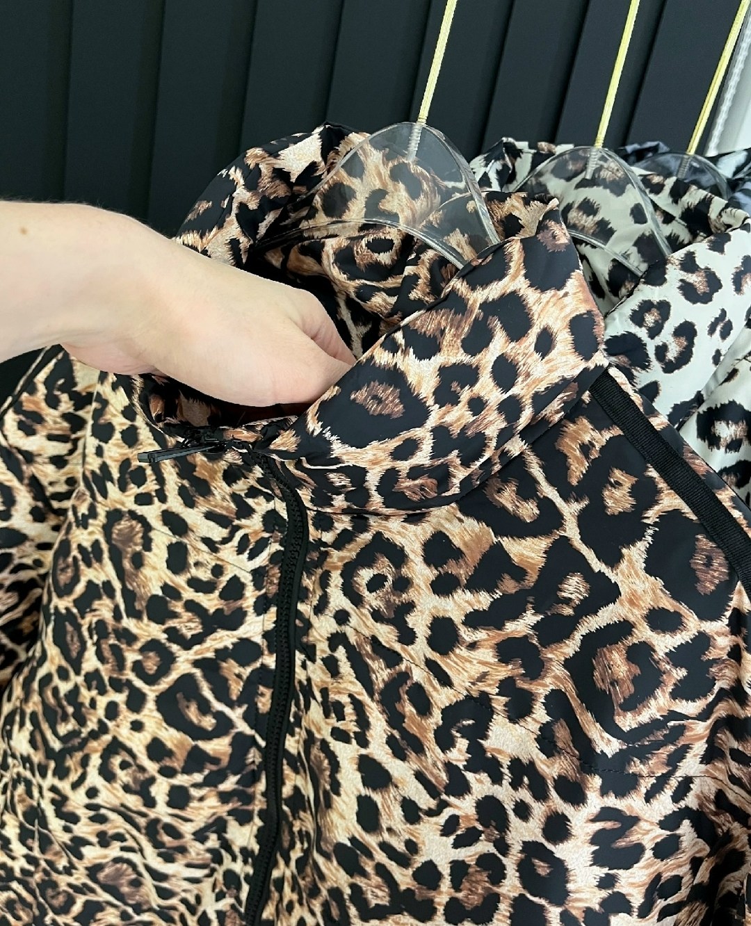 леопардовая куртка,куртка бомбер,куртка женская леопардовая,куртка кристиан диор леопард,куртка с принтом