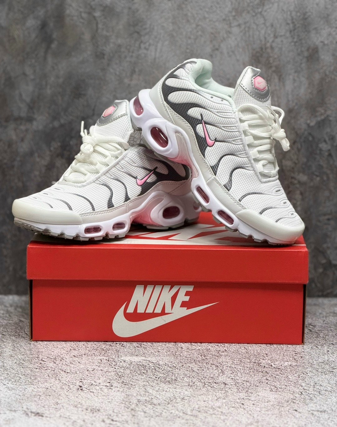 кроссовки летние спортивные nike air max tn plus,кроссовки nike air max tn plus,nike air max tn plus white,кроссовки nike air max plus tn nike,кроссовки женские nike air max tn plus