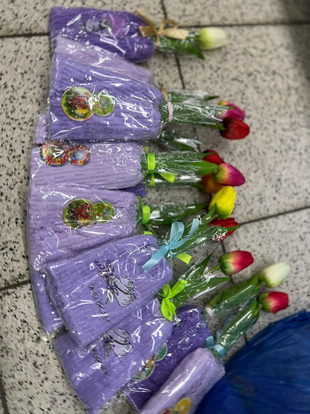букет тюльпан,тюльпаны упаковка,упаковка букета,подарки на 8 марта,тюльпан поделка