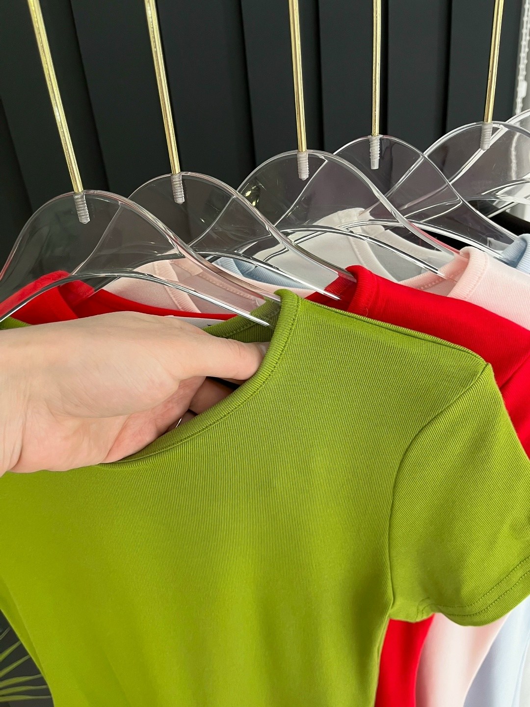 футболки женская,футболка с цепочкой ,футболки для женщин,модная футболка,женская кофта