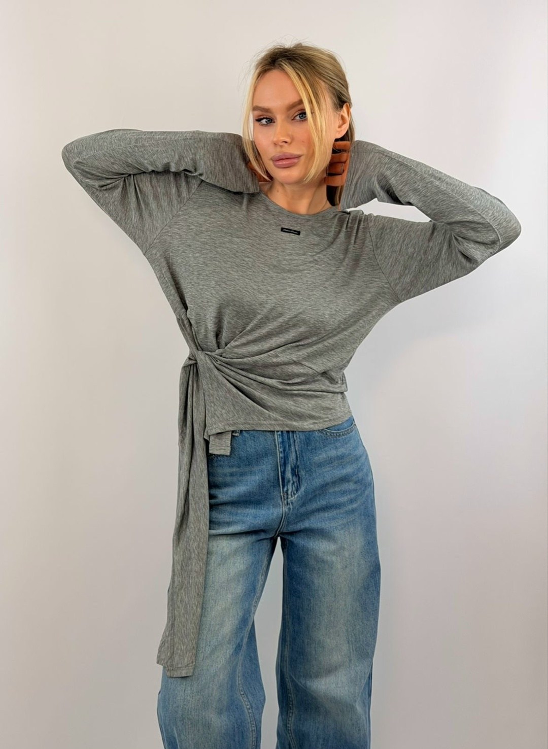 лонгслив с драпировкой,стильный лонгслив,блузка женская,лонгслив с ассиметрией,блуза свободного кроя