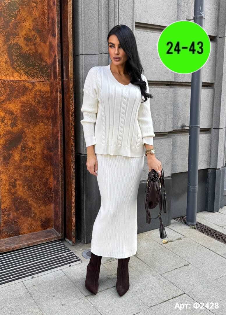 зеленый костюм с юбкой,вязаный костюм с юбкой,трикотажный костюм,зеленый трикотажный костюм,костюм с юбкой