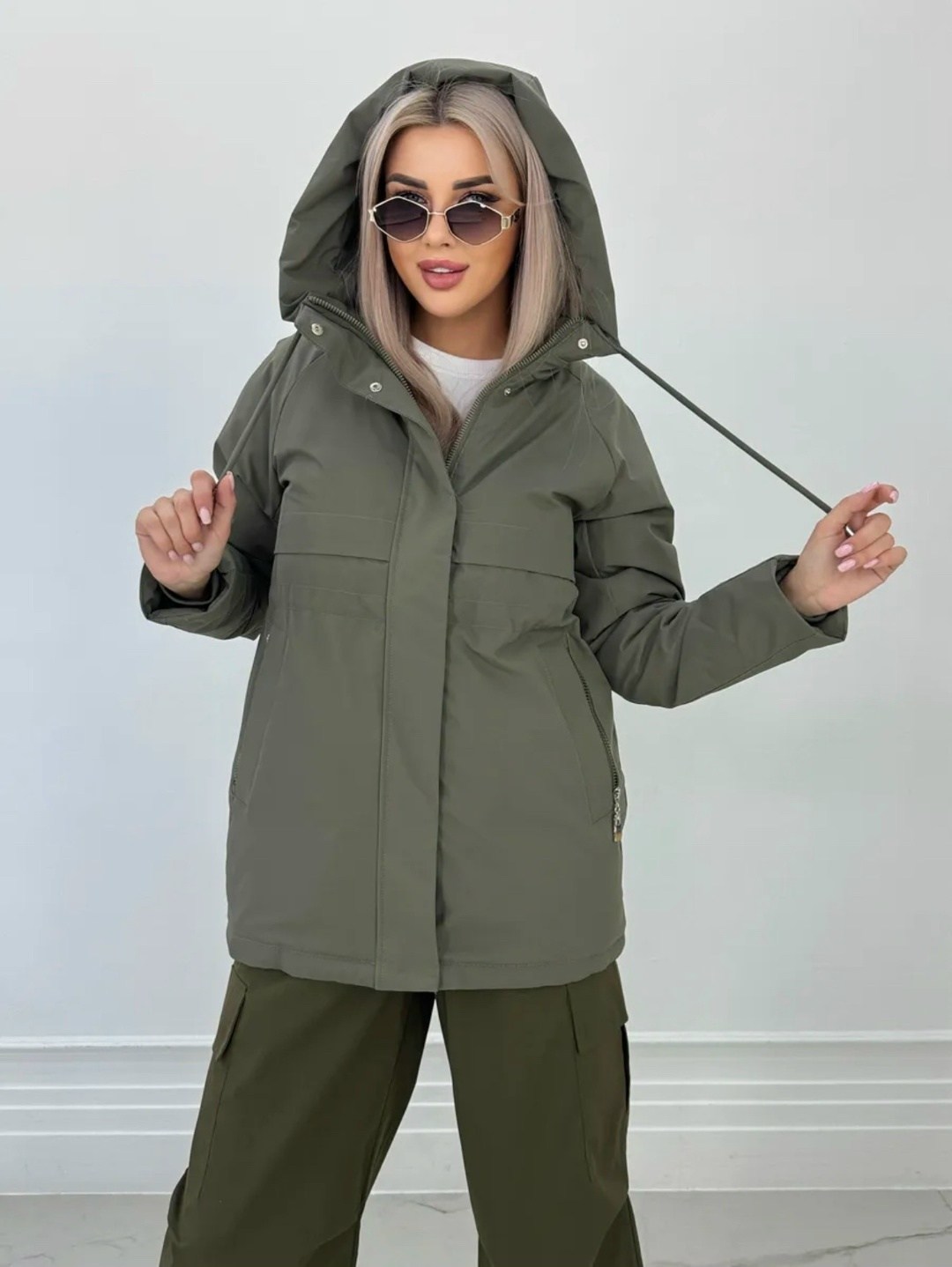 женская демисезонная куртка,куртка,женская куртка,куртка демисезонная с капюшоном,куртка капюшоном