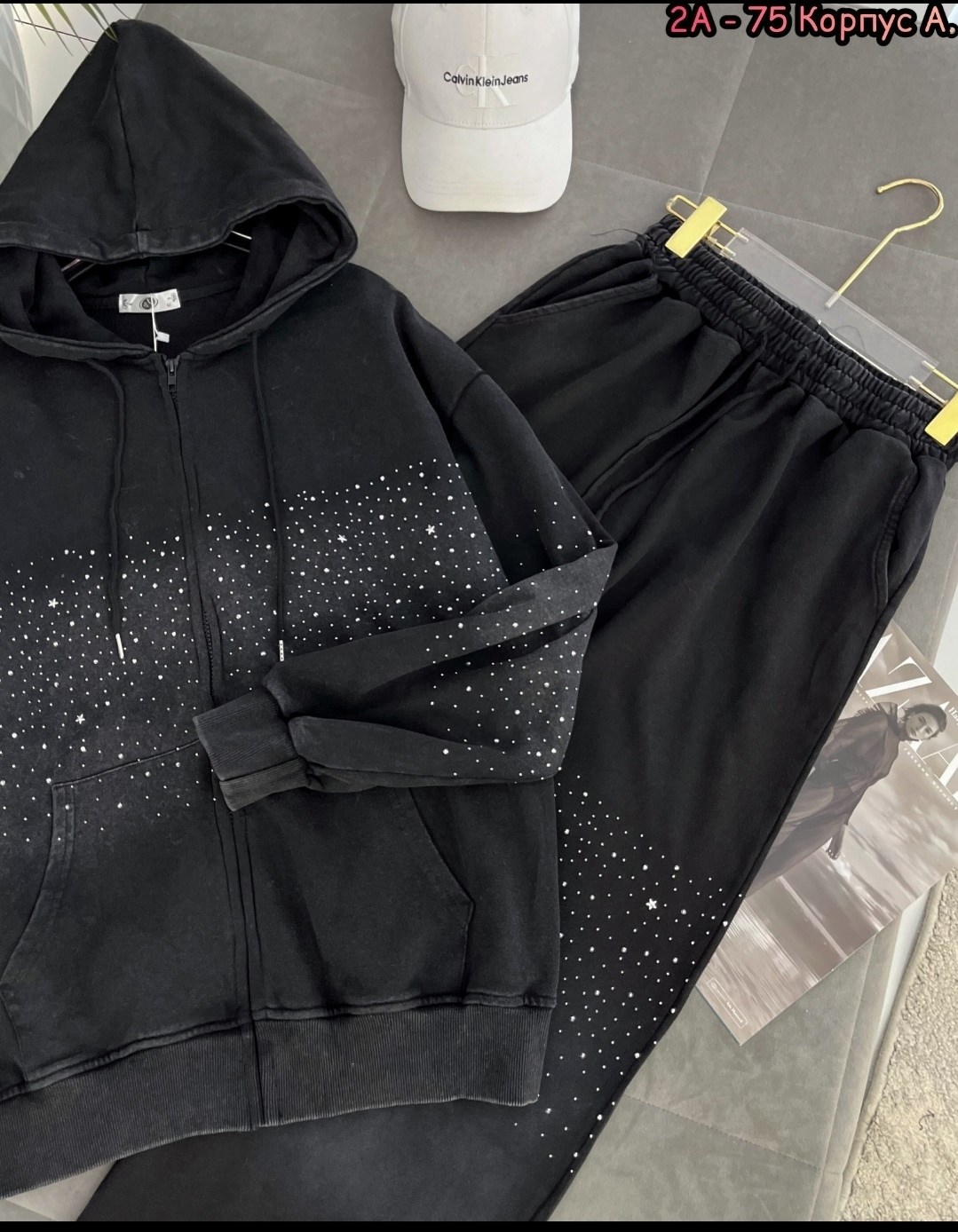 стильные костюмы,женский спортивный костюм,женский костюм,спортивный костюм,костюм женский со стразами