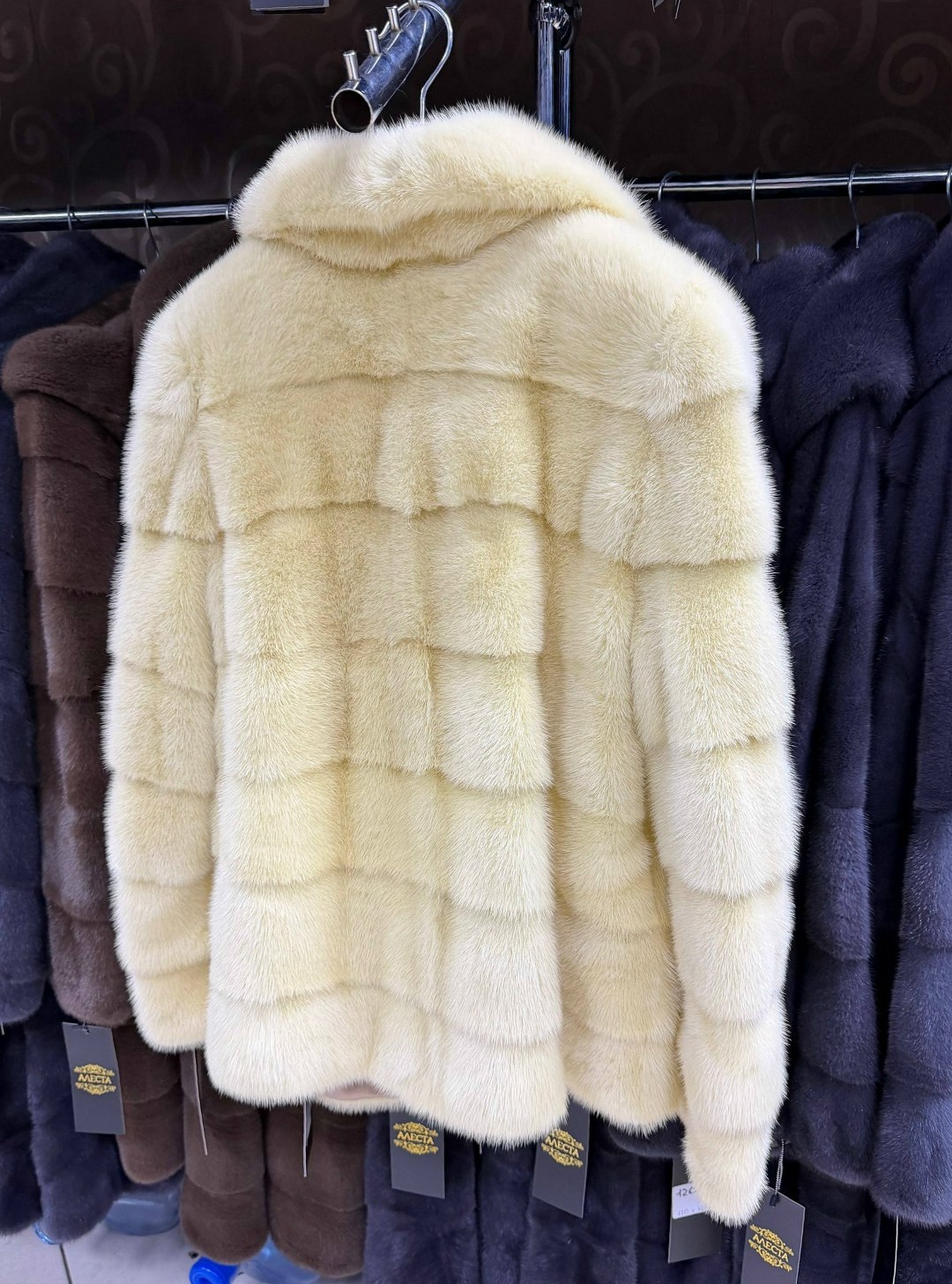 норковая шуба,белая норковая шуба,шуба,шуба автоледи бобрик,шуба норка