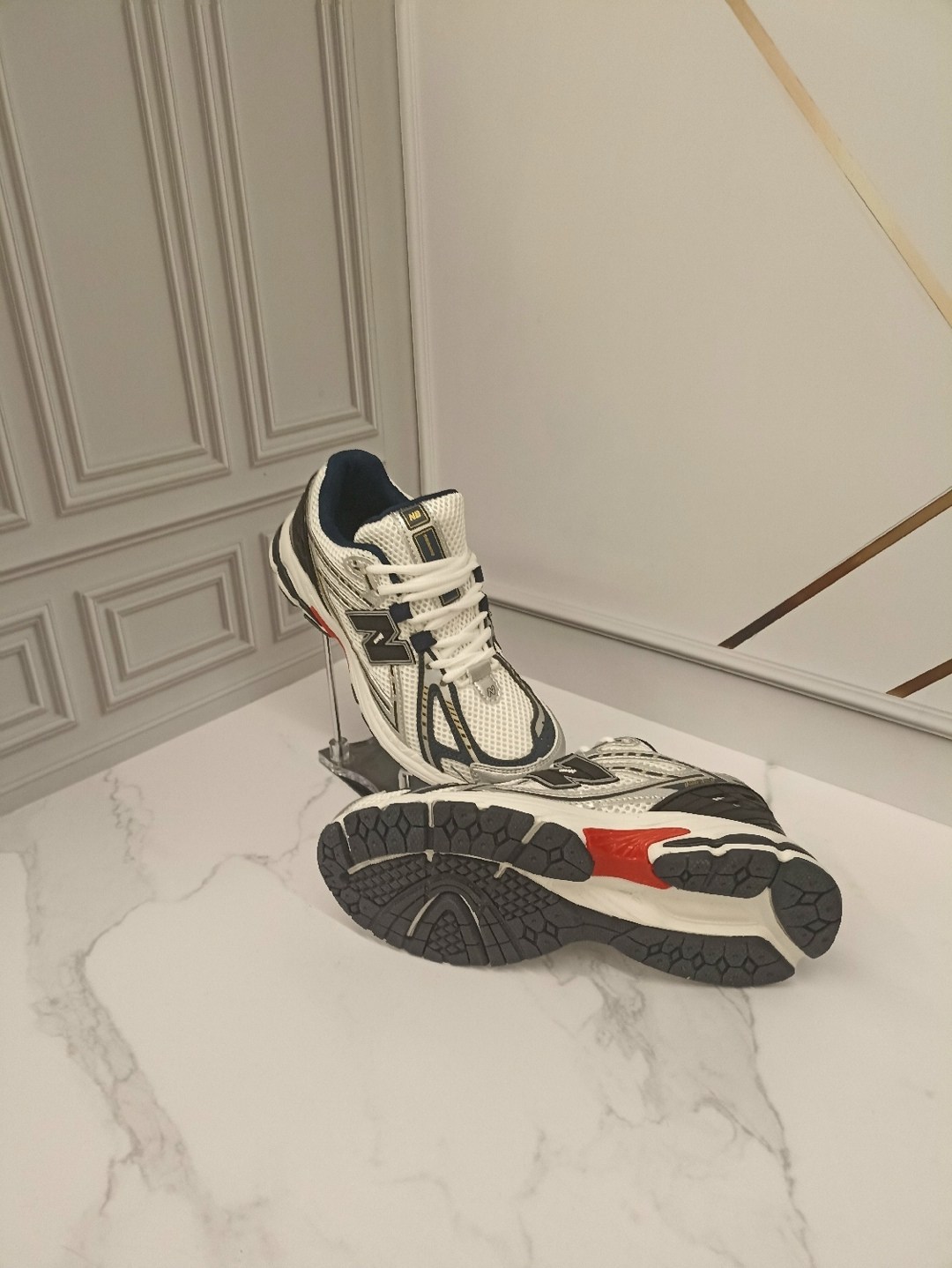 новая коллекция баленсиага 2026 кроссовки,мужская  balenciaga lifestyle черное и белое,кроссовки баленсиага runner,кроссовки спортивные мужские баленсиага runner black white,кроссовки runner bale