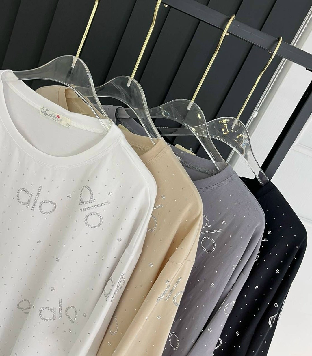 женская футболка,футболки женская оверсайз,футболка оверсайз,футболка женская оверсайз со стразами,блузка женская