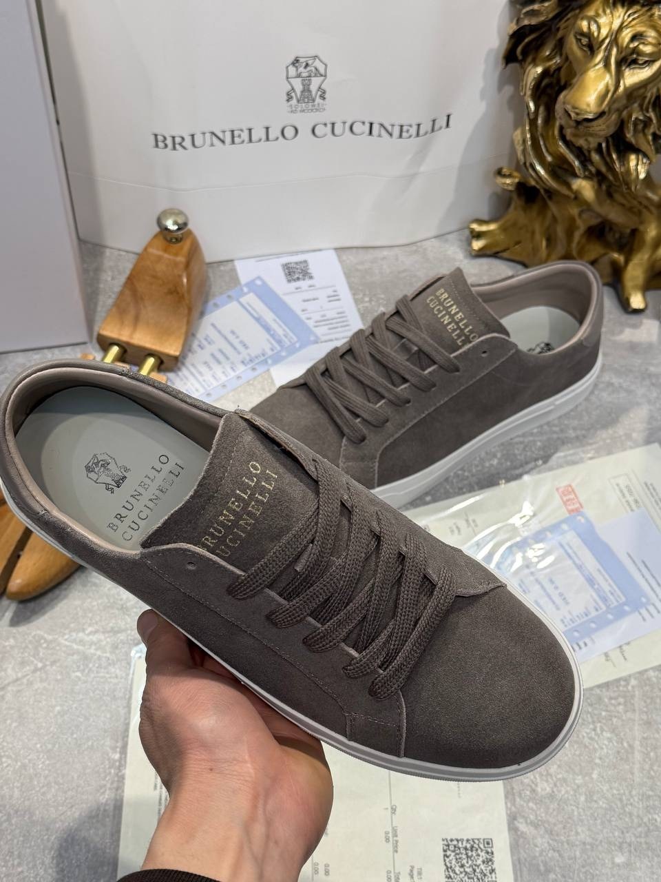 замшевые кеды brunello cucinelli,кеды brunello cucinelli,кеды мужские brunello cucinelli,замшевые кроссовки brunello cucinelli,мужские кеды brunello cucinelli серые замшевые с белой подошвой