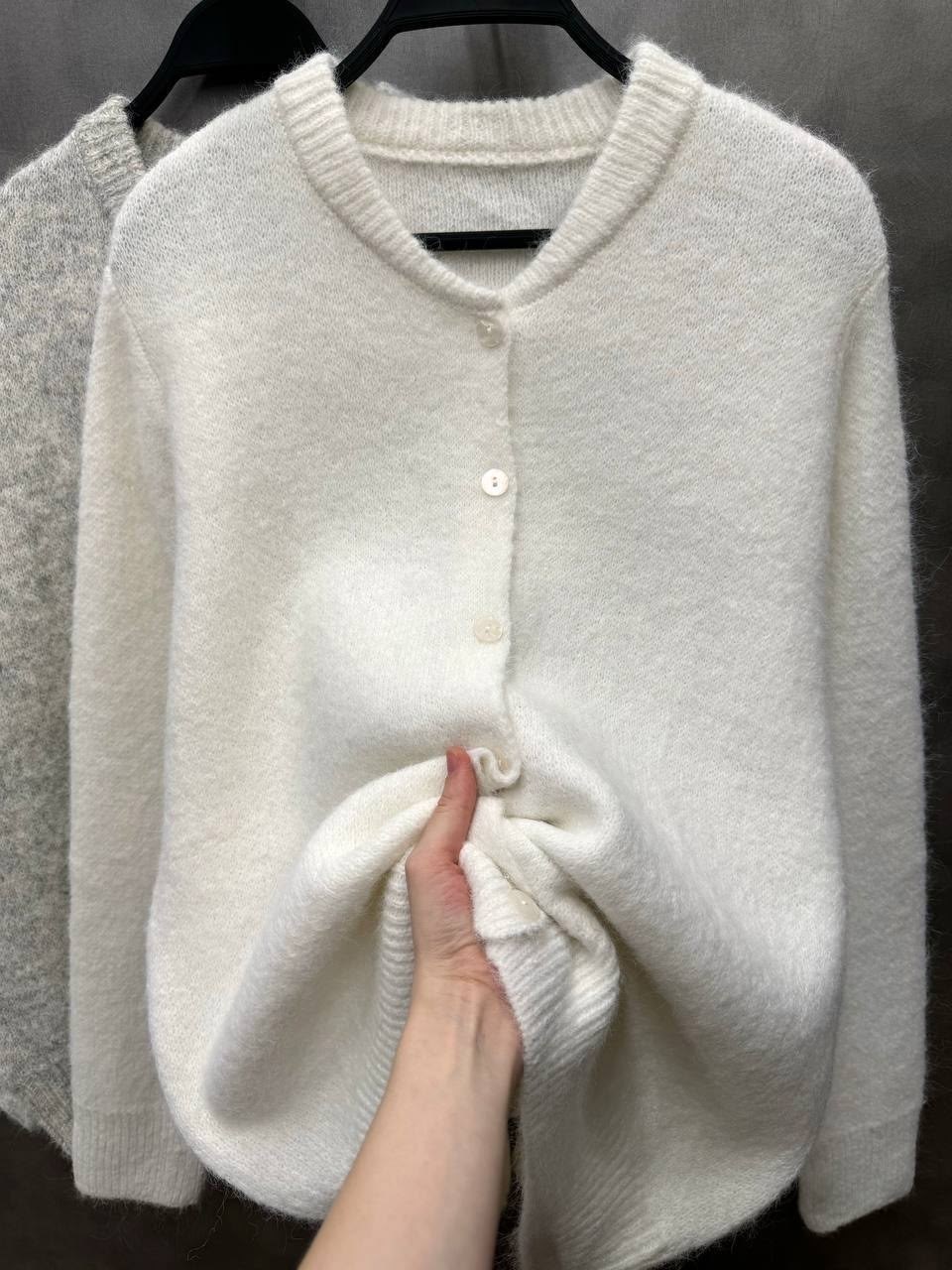 кардиган укороченный на пуговицах трикотажный джемпер much love,кардиган,вязаные кардиганы,кардиган укороченный на пуговицах трикотажный джемпер much love цвет молочный бежевый,кардиган на пуговицах с