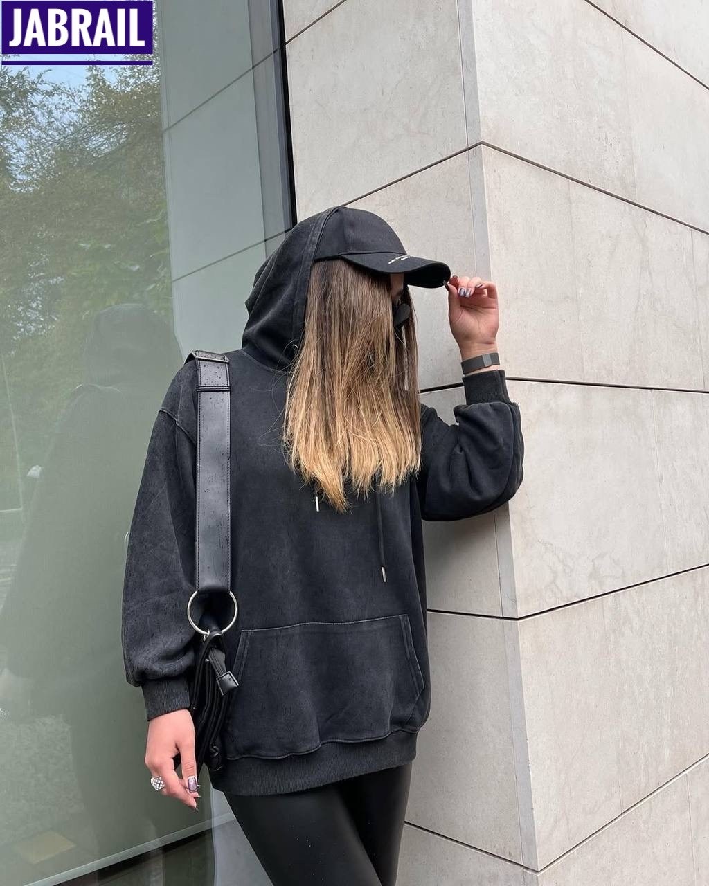 фотосессия модель,фотосессии идеи,девушка,толстовка оверсайз,фотосессия