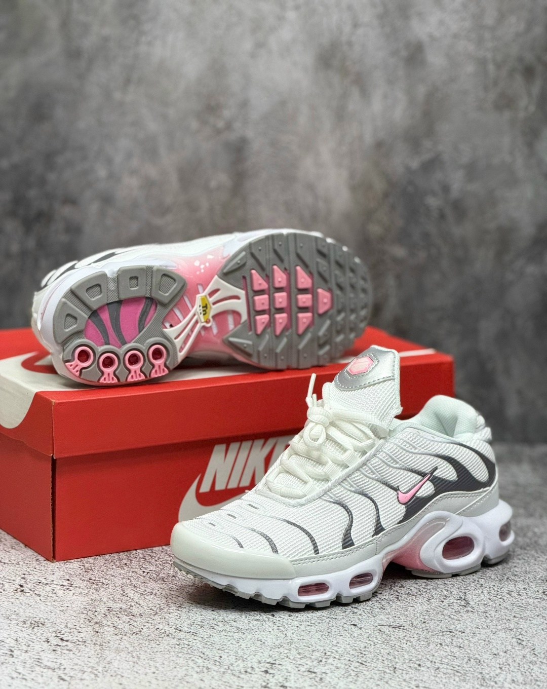 кроссовки летние спортивные nike air max tn plus,кроссовки nike air max tn plus,nike air max tn plus white,кроссовки nike air max plus tn nike,кроссовки женские nike air max tn plus