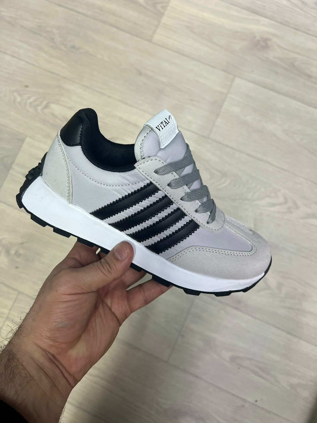 кроссовки женскиe,,кроссовки для женщин,кроссовки ,кроссовка