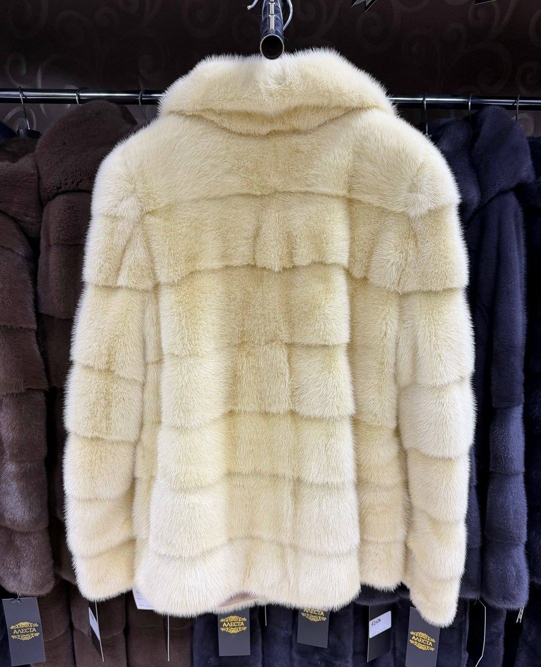 норковая шуба,белая норковая шуба,шуба,шуба автоледи бобрик,шуба норка