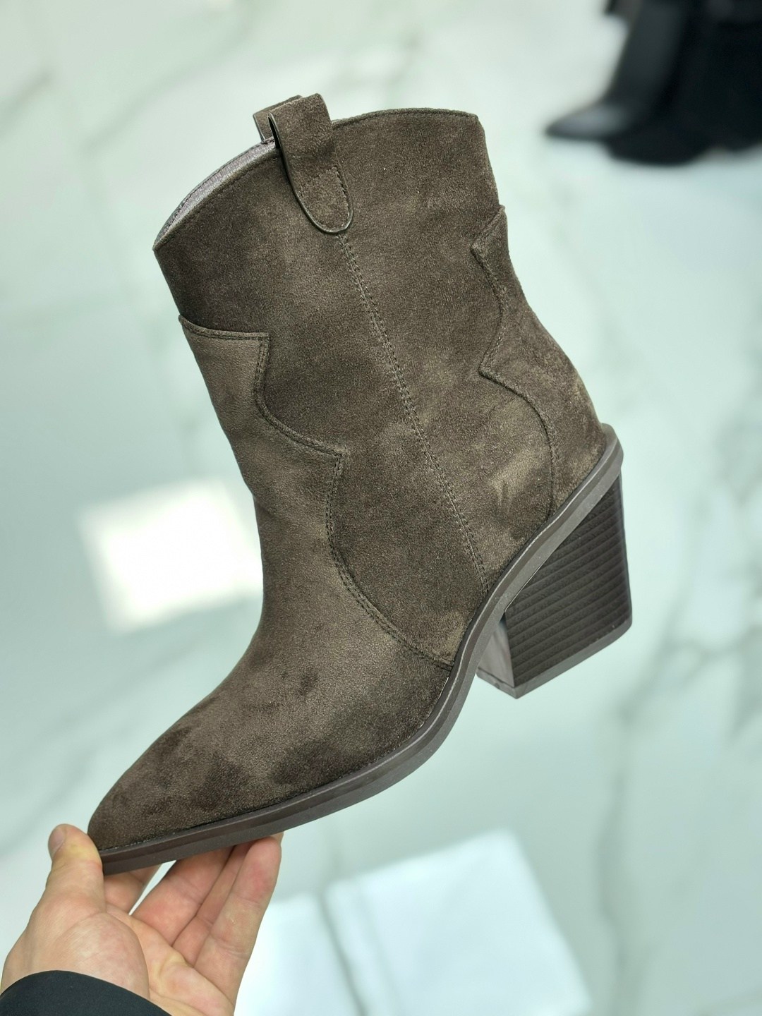 ,казаки демисезонные ботинки замшевые,ботильоны казаки натуральные,казаки замшевые эконика,казаки женские