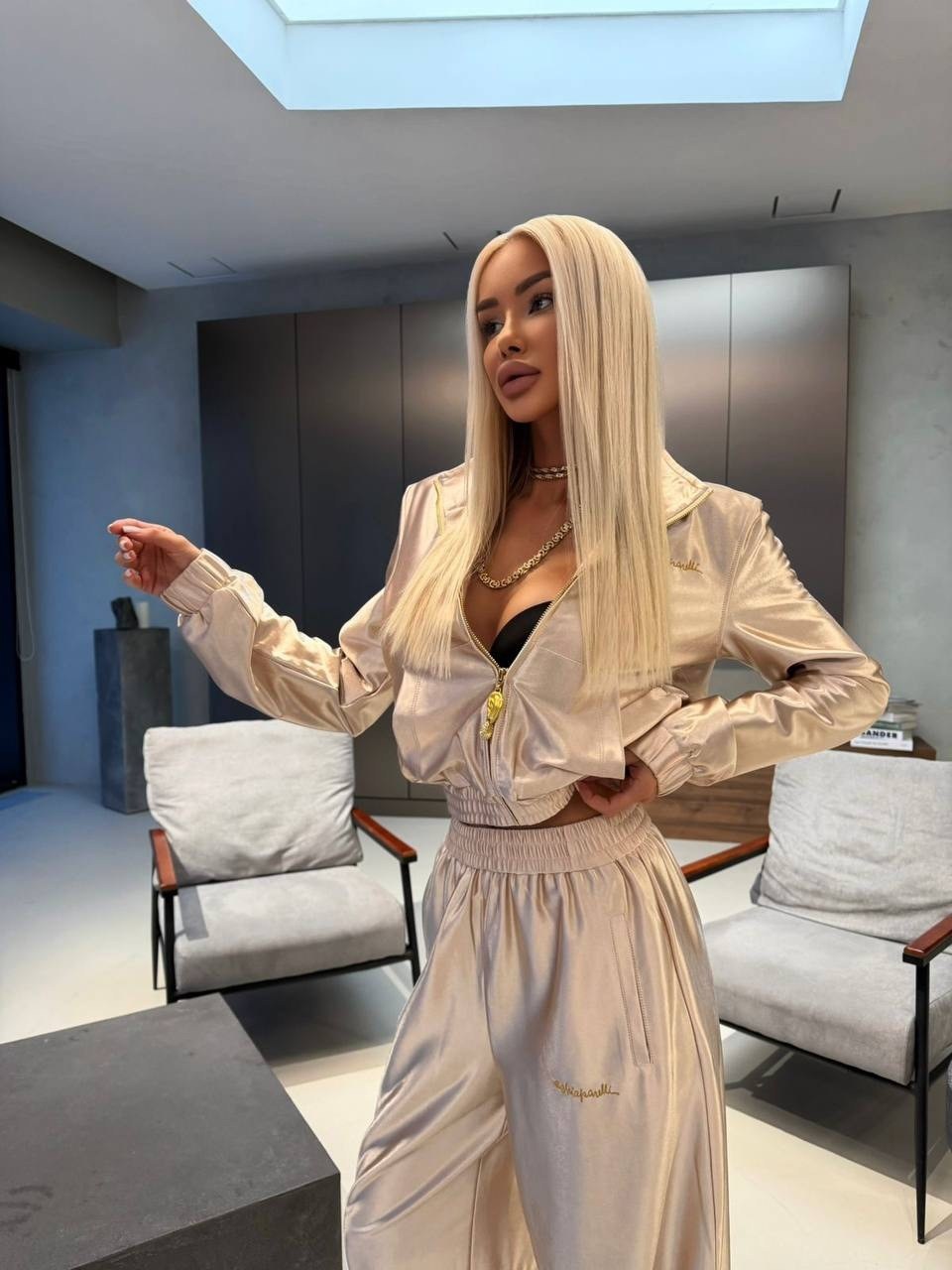 стильные костюмы,костюм женский,костюм бежевый,брючный костюм,спортивный костюм женский