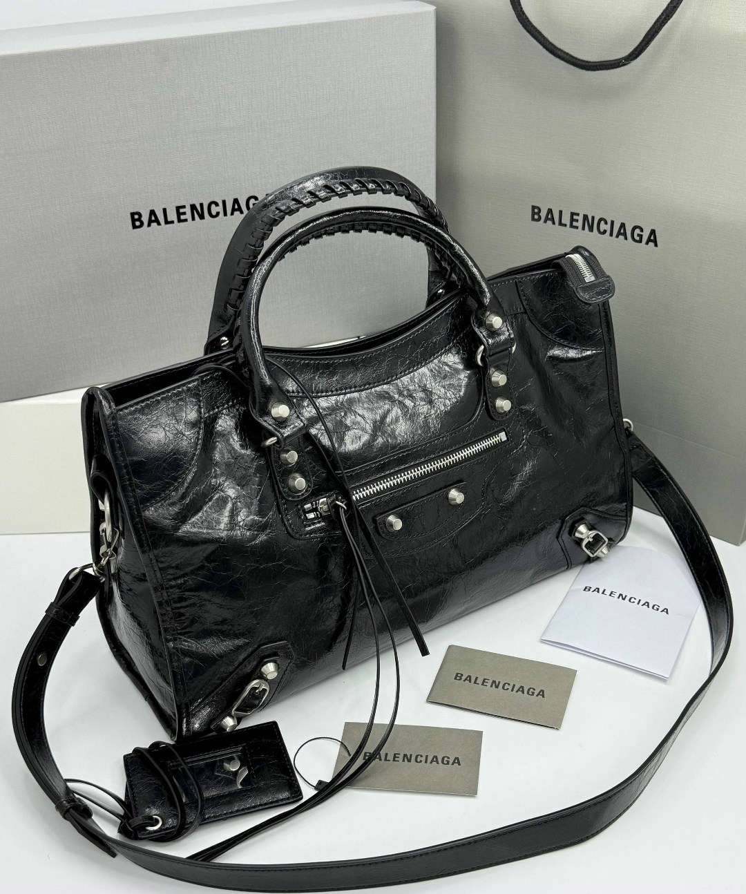 balenciaga balenciaga,женская сумка balenciaga classic черная,сумка balenciaga neo classic черный,сумка balenciaga,сумка balenciaga с зеркальцем большая