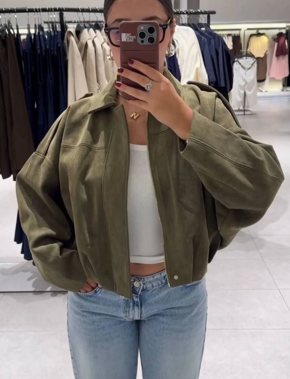 замшевая куртка,стильная женская замшевая куртка-бомбер,куртка свободного кроя,модные джинсы