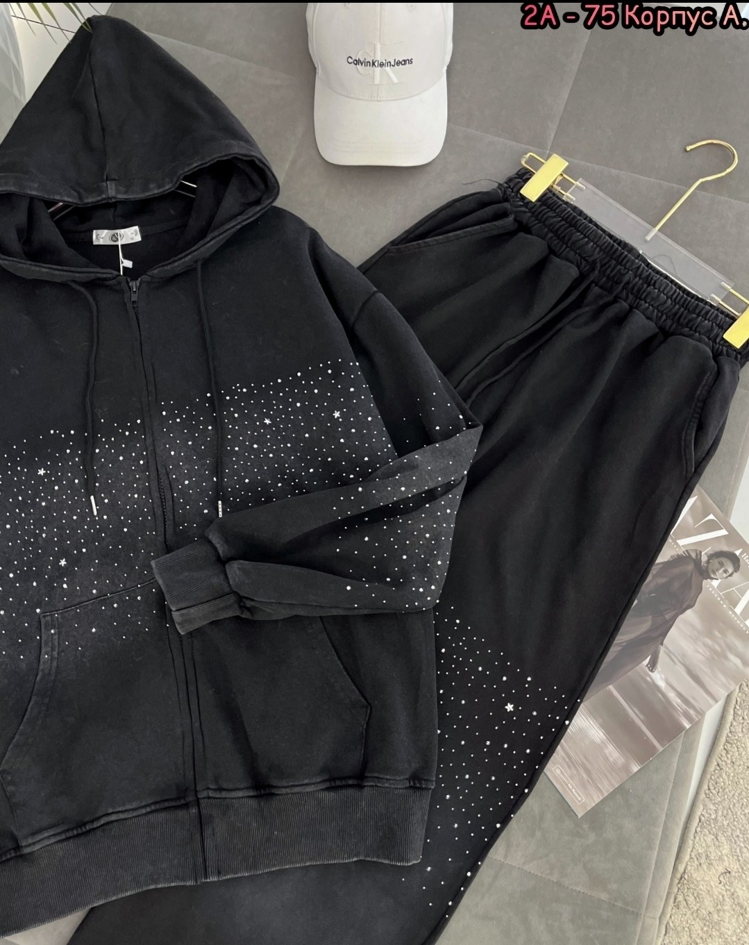 стильные костюмы,женский спортивный костюм,женский костюм,спортивный костюм,костюм женский со стразами