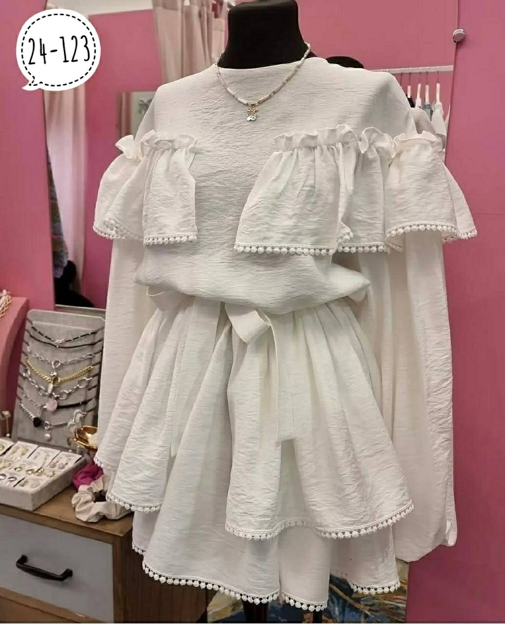 платье,стильное платье,костюм с юбкой,модное платье,женское платье с воланом