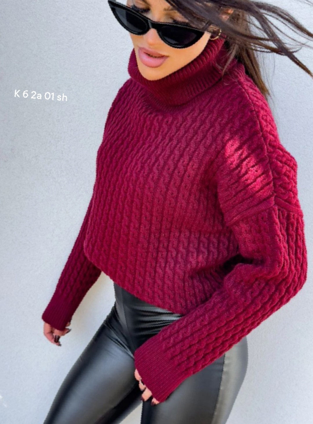 вязаные свитера женские,женский свитер,свитера вязаные,свитер,свитер с горлом укороченный вязаный оверсайз saffiko