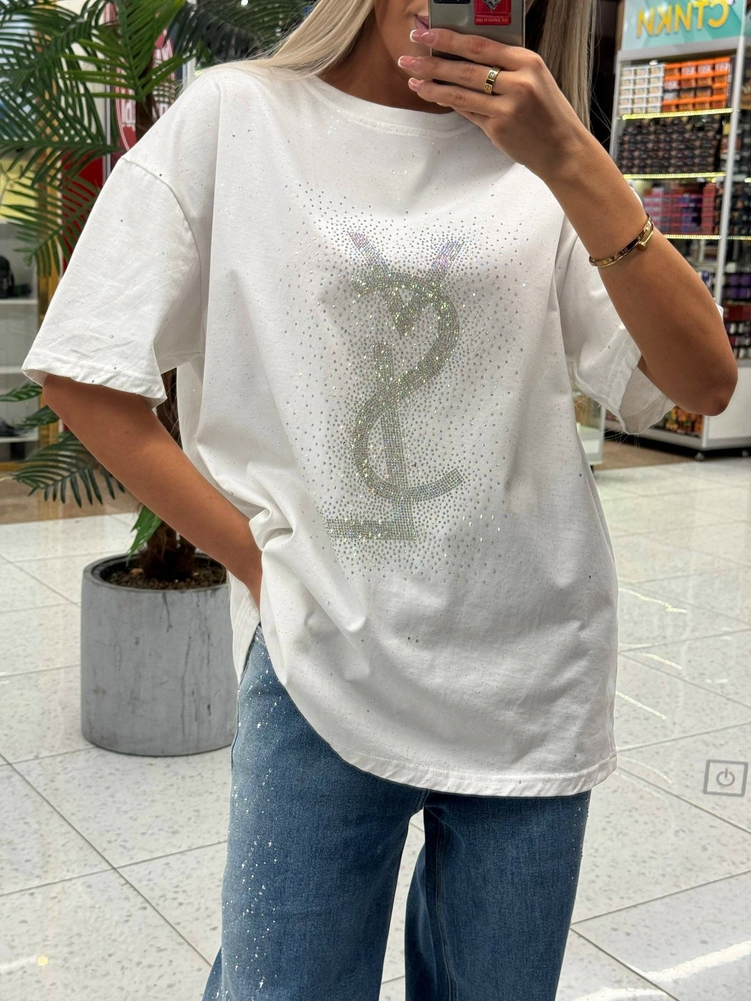 женская футболка,футболка,футболка со стразами на стиле oversize,футболка со стразами,женская футболка оверсайз