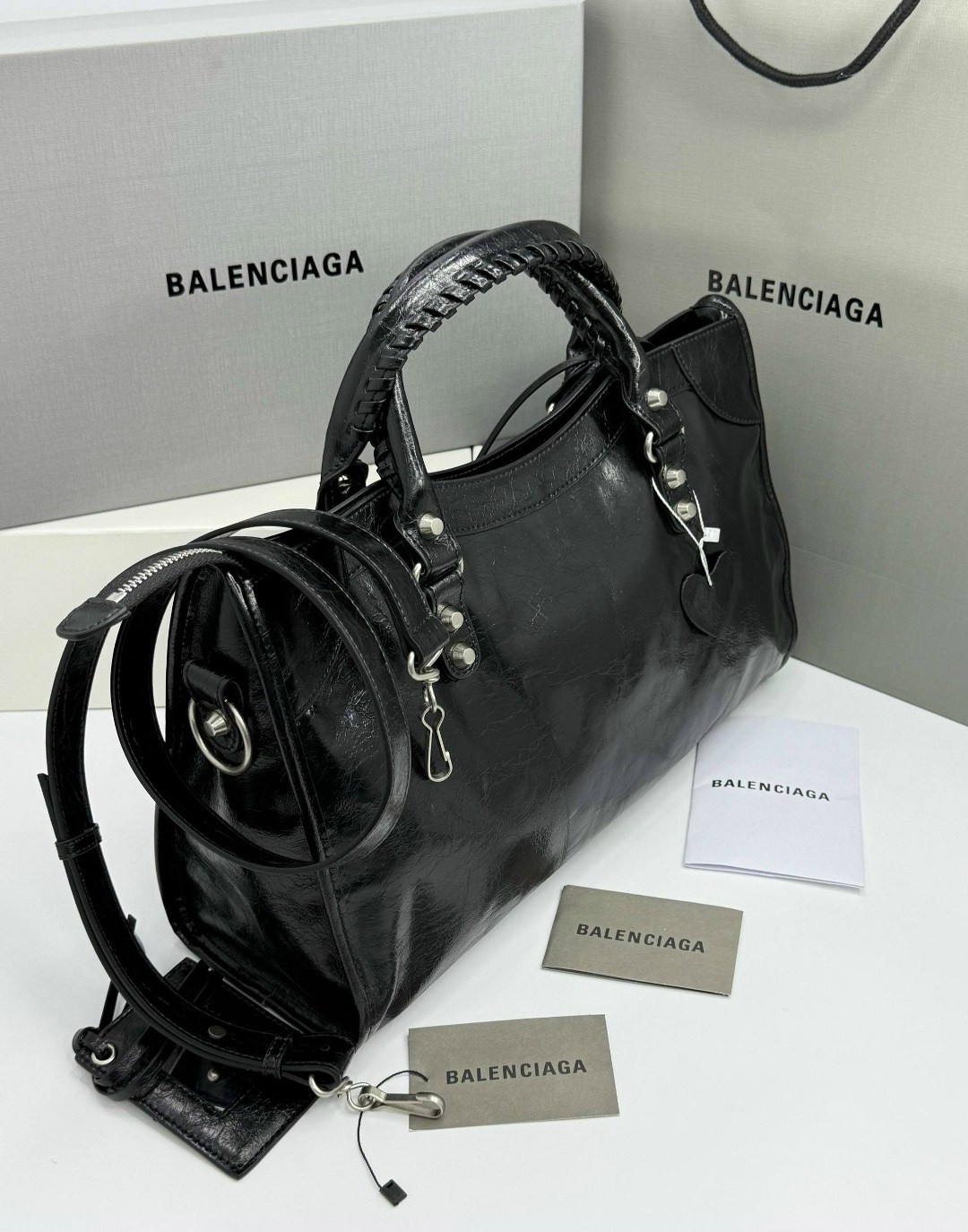 balenciaga balenciaga,женская сумка balenciaga classic черная,сумка balenciaga neo classic черный,сумка balenciaga,сумка balenciaga с зеркальцем большая