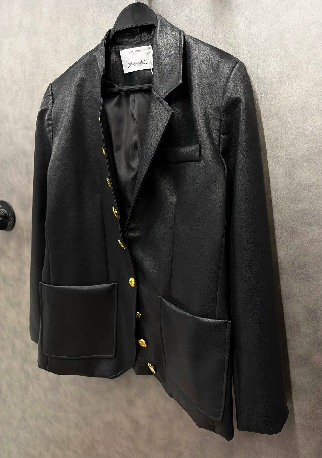 кожаный блейзер женский,женские жакеты,блейзер бальман женский,balmain кожаный пиджак,женский черный кожаный двубортный пиджак от balmain