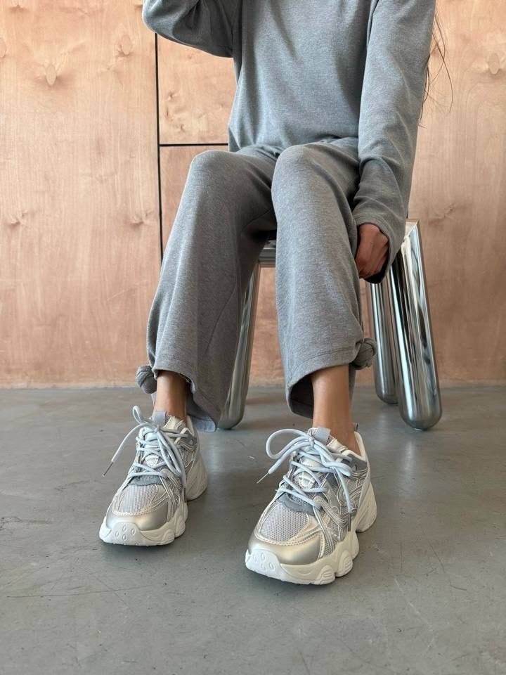 женские кроссовки,массивные кроссовки,кроссовки с массивной подошвой,модные кроссовки,кроссовки большие