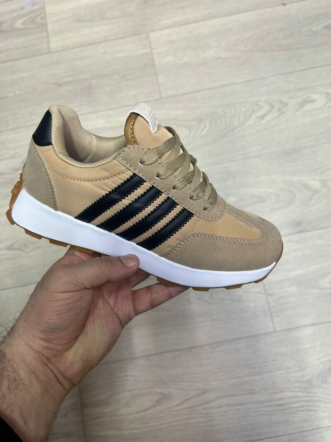 кроссовки женскиe,,кроссовки для женщин,кроссовки ,кроссовка