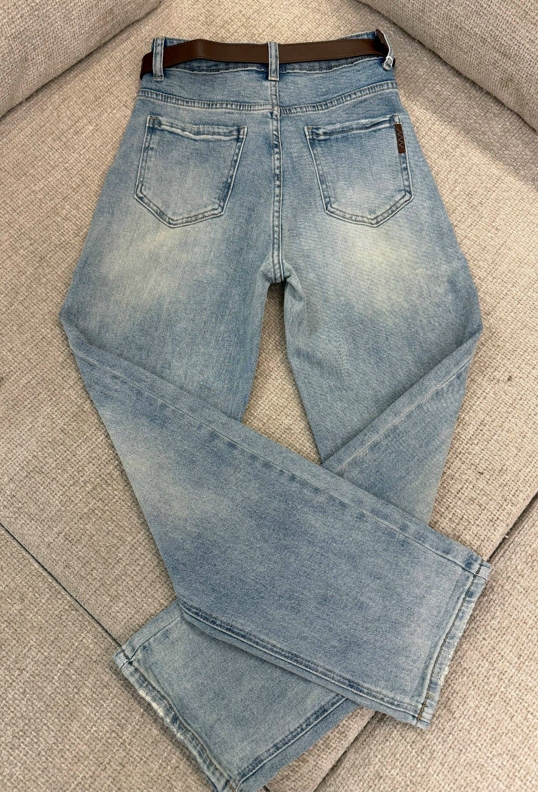 рубашка с джинсами,джинсы модные,женская рубашка,джинсы с рубашкой,джинсы женские