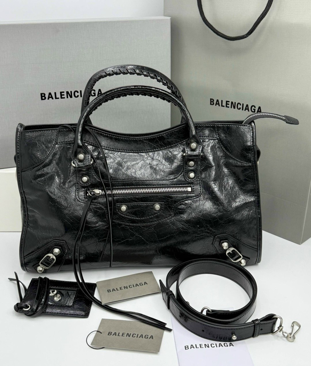 balenciaga balenciaga,женская сумка balenciaga classic черная,сумка balenciaga neo classic черный,сумка balenciaga,сумка balenciaga с зеркальцем большая