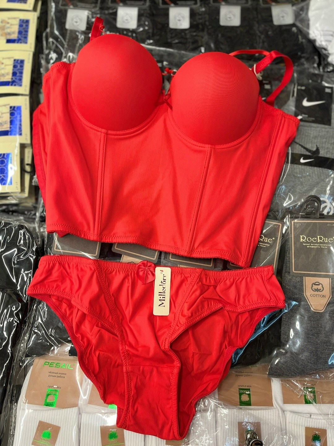 женский комплект нижнего белье,комплект женского белья,нижнее женское белье,бюстье,красный комплект нижнего белья