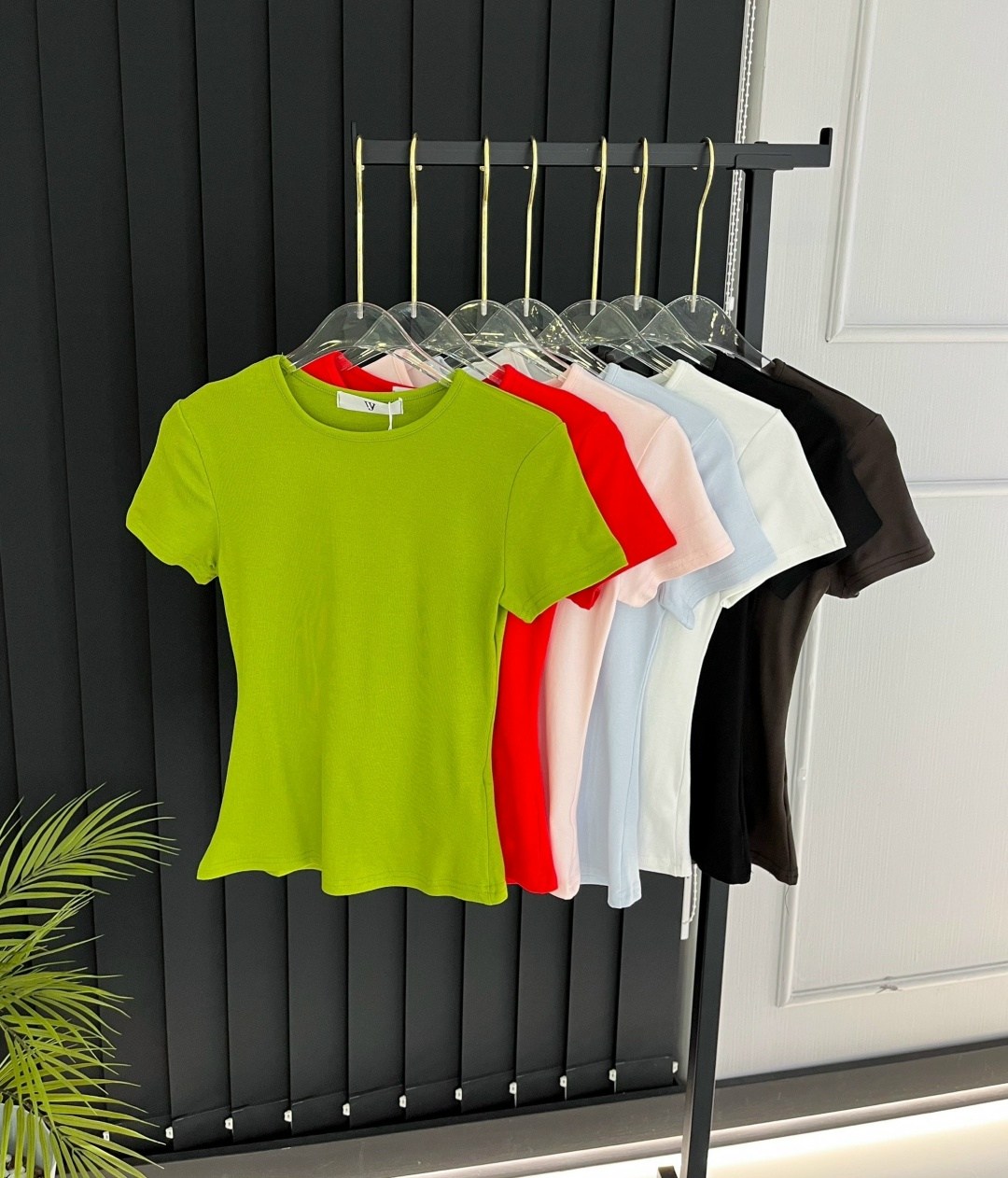 футболки женская,футболка с цепочкой ,футболки для женщин,модная футболка,женская кофта