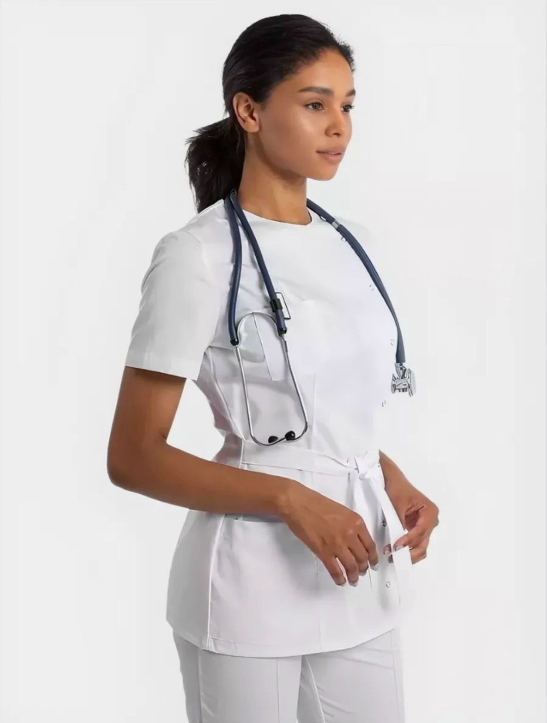 медицинские костюмы женские,костюм медицинский женский белый,медицинский костюм лилия,модная медицинская форма,стильные медицинские костюмы женские