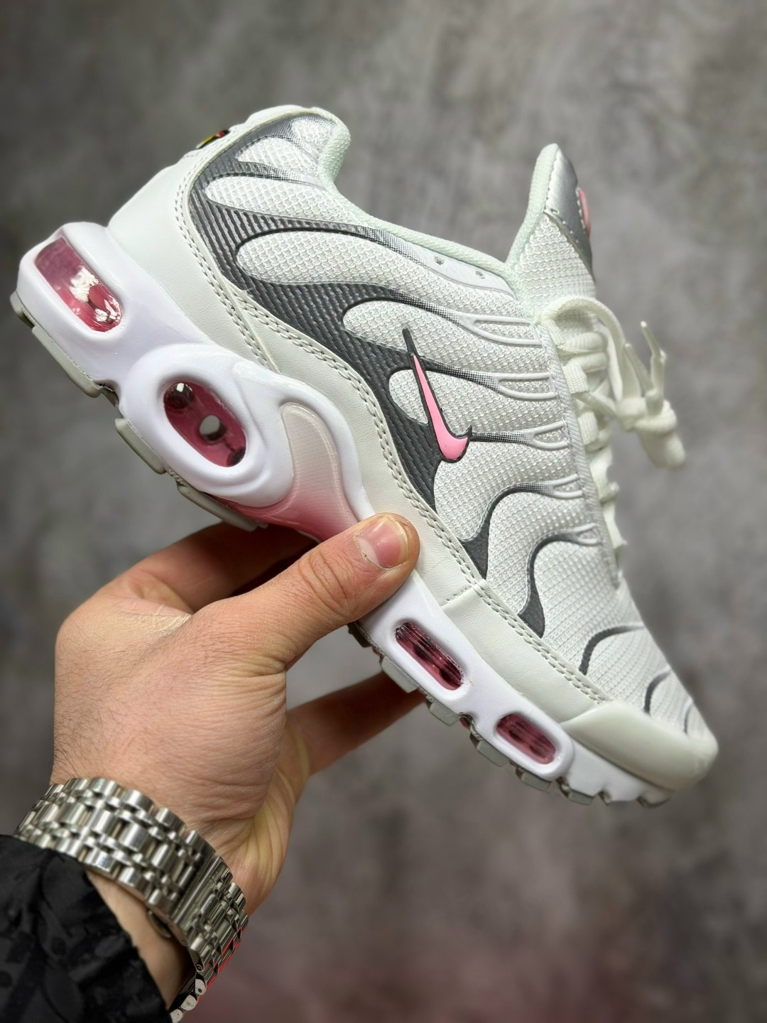 кроссовки летние спортивные nike air max tn plus,кроссовки nike air max tn plus,nike air max tn plus white,кроссовки nike air max plus tn nike,кроссовки женские nike air max tn plus