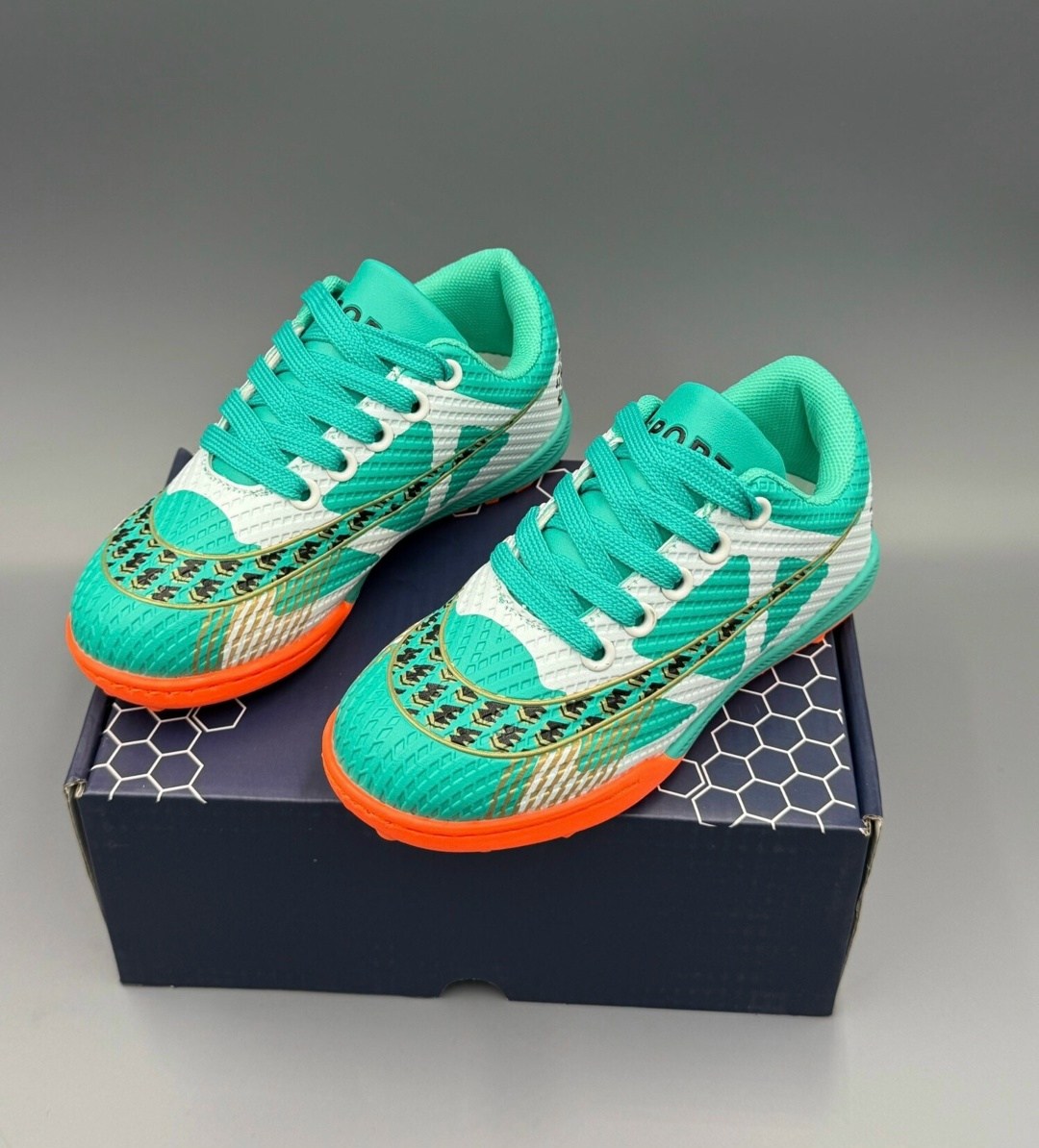 сороконожка для футбола,футбольные сороконожки,футбольная ,футбольная бутса,бутсы футбольные сороконожки