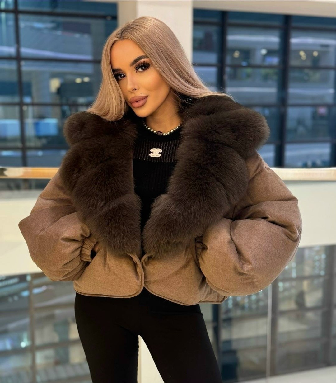 куртка с натуральным мехом,женская куртка с натуральным мехом,пуховик с натуральным мехом,куртка с мехом,женская зимняя куртка