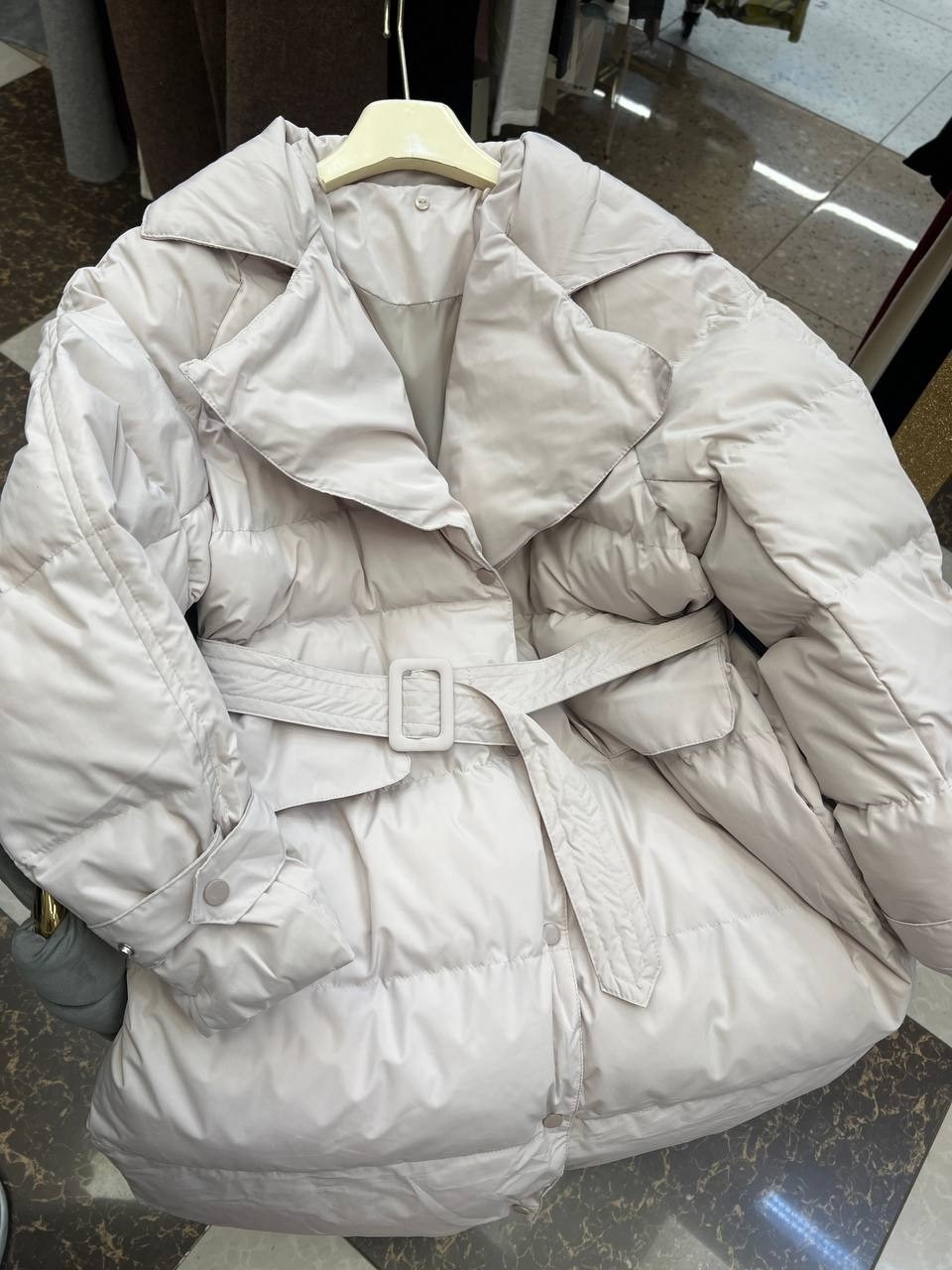 бежевый пуховик,удлиненная куртка,пуховик женский,пуховик,куртка оверсайз