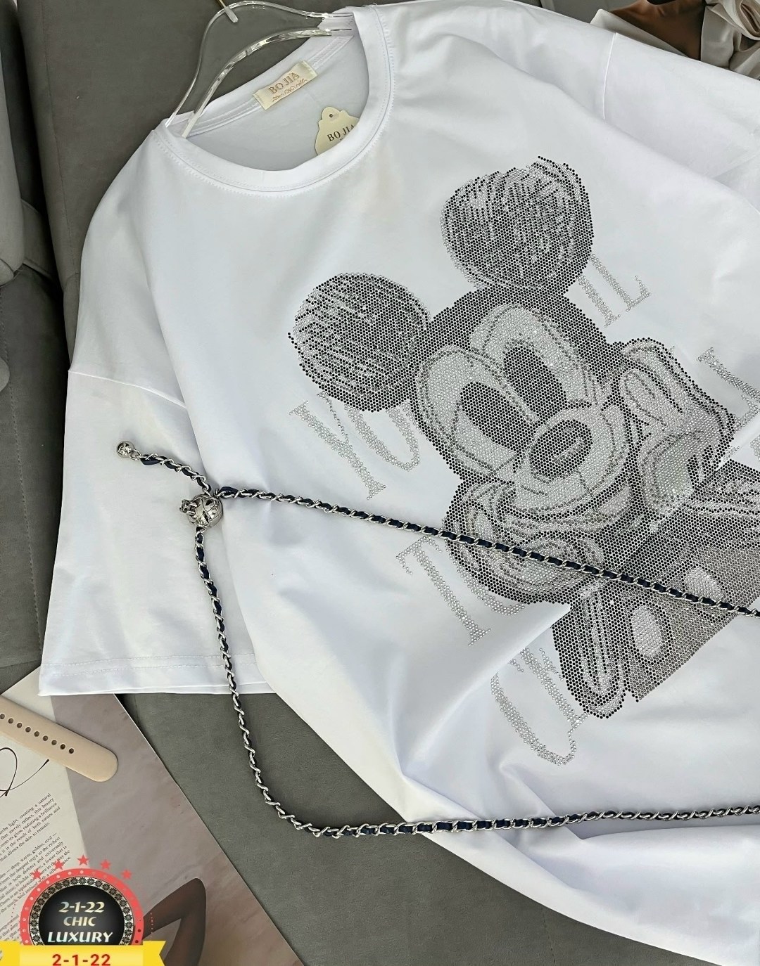 футболки женская,футболка женская оверсайз со стразами,футболка на стиле oversize со стразами,футболка оверсайз со стразами,футболка свободного кроя со стразами для женщин