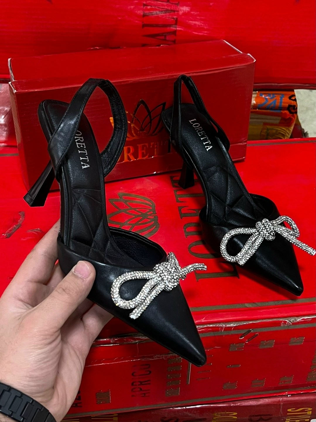 босоножки на каблуках,босоножки женские,замшевые босоножки,черные босоножки,сандалии на каблуке