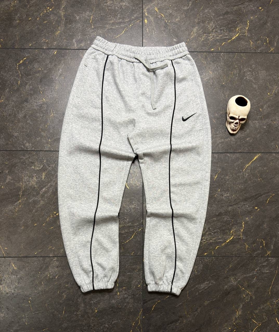 брюки спортивные nike,спортивные брюки мужские nike bv2671-073 серые,спортивные штаны nike,брюки спортивные,спортивные брюки мужские nike cw6907-063 серые l