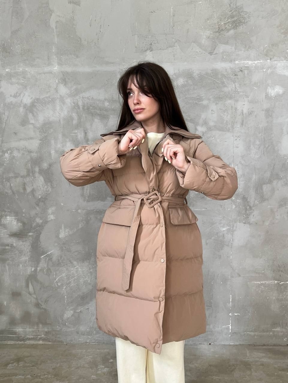 бежевый пуховик,удлиненная куртка,пуховик женский,пуховик,куртка оверсайз